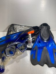 National Geographic Snorkeling / Scuba Gear Tunny Fins, Goggles, And More Size M/ L