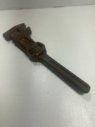 IHC (?) 2E Pipe Wrench Tool