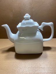 I Godinger & Co White Colored Teapot
