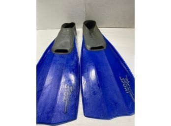 Dacor Sport Size Large 9-10 Blue Flipper Fins