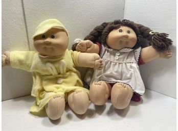 Lot Of Two Vintage 1982 Boy And Girl Cabbage Patch Dolls  Brunette And Bald Baby