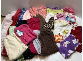 Large 27 Piece Lot Of 6-9 Month Baby Girl Clothes Onesies,sleepers And More! #4