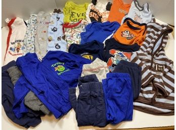 22 Piece Of NB-3 Month Baby Boy Clothes Onesies,sleepers And More! #22
