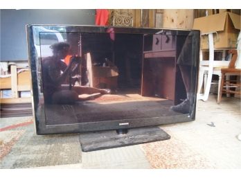 Samsung 46' Flat Screen TV - FOR PARTS OR FIX
