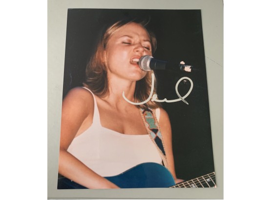 Signed 8 X 10 Glossy Photo Of American Singer And Songwriter Jewel Kilcher