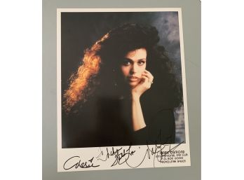 Signed 8 X 10 Glossy Photo Of Singer Marie Osmond - The Talk, Donny & Marie, And Dancing With The Stars