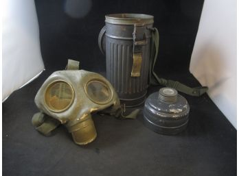 WWII World War 2 German Gas Mask And Canister
