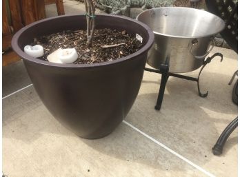 2 Large Pots, 1 Metal On Stand, 1 Plastic/ Foam Material - Greendale Pick Up