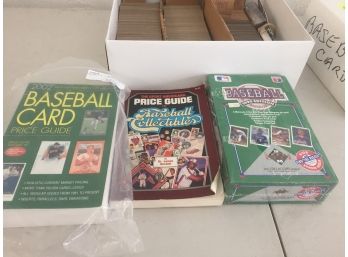 Baseball Cards And Card Collecting Book - AURORA PICK UP