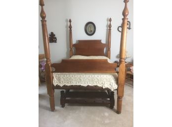 Antique Four-poster Rope Bed, Side Rails Screw In, With Trundle