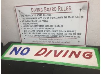 Diving Aurora City Pool Signage