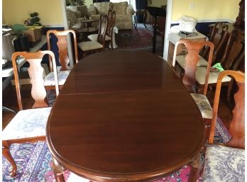 Dining Table , 4 Broyhill Chairs