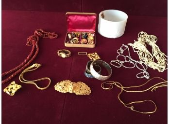 Vintage And Costume Jewelry
