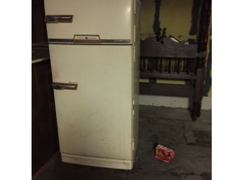 Vintage /retro General Electric Refrigerator-works