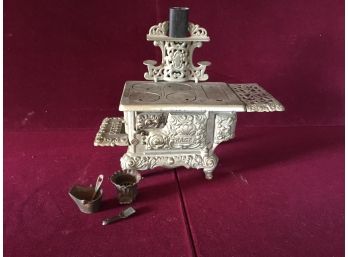 Antique Eagle Cast Iron Stove Salesman Sample/ Toy With Accessories