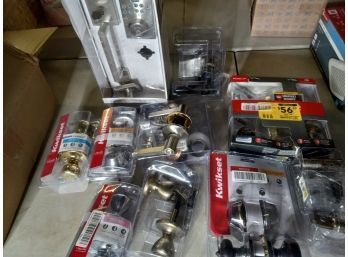 Large Assortment Of Kwikset Doorknobs And Handles