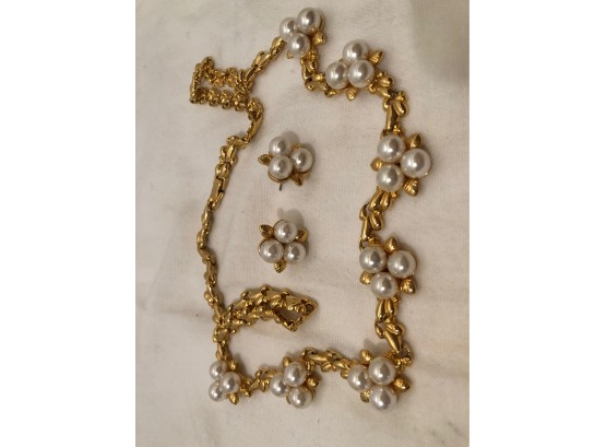 Cluster Pearl And Gold Tone Necklace And Post Earrings Set