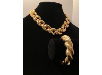 1980s Vintage Gold Tone Link Bracelet And Necklace