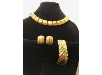 1980s Style Gold Tone Necklace, Bracelet And Earrings (3 Pcs)