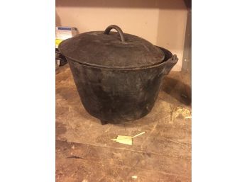 Cast Iron Dutch Oven - Moores Hill