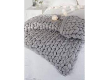 Chunky Gray Knit Blanket (size Unknown)