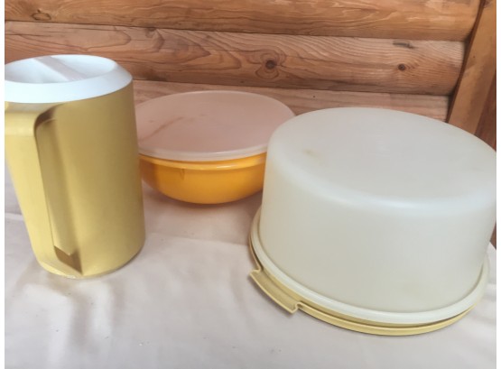 Vintage Tupperware, Bowl, Pitcher And Cake Carrier (did Not Have Handle)- Lawrenceburg, IN Pick Up