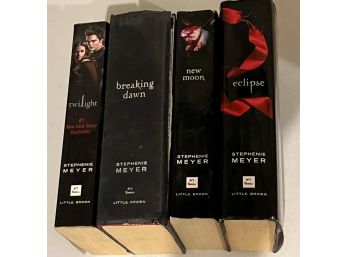 Twilight Series Books (Set Of 4) By Stephinie Myers