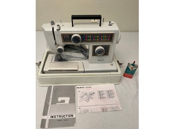 Nelco Ultra Sewing Machine With Case
