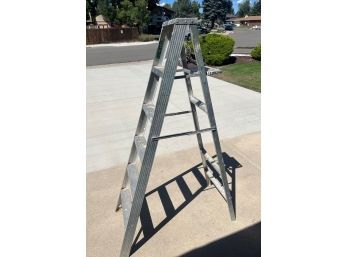 Metal Step Ladder - 6 Foot