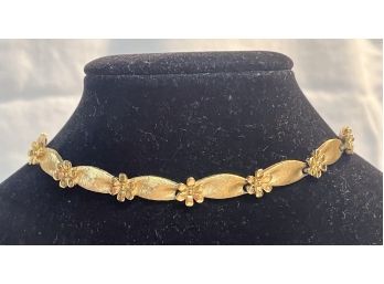 Vintage, Signed Trifari Daisy Chain Necklace (J8)