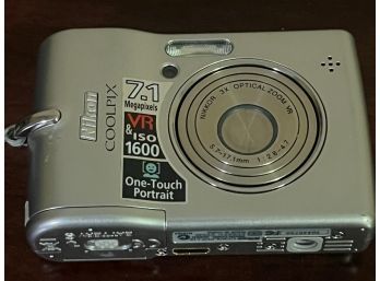 Nikon Coolpix L12 Camera