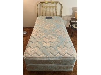 Brass Twin Size Bed Comes With Bonus 3' Foam Topper