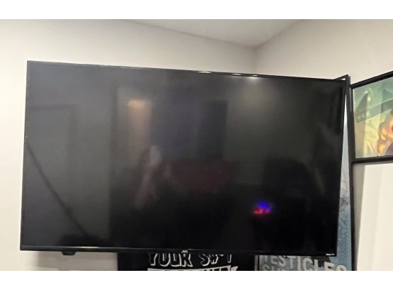 50' TV And Wall Mount