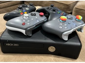 XBOX 360 With 4 Controllers