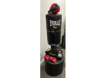 Everlast Free Standing Punching Bag With Gloves / Pads / Accessories