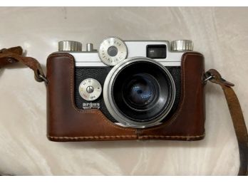 Argus C-Forty Four Camera In Leather Case - VINTAGE