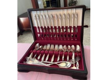 Holmes And Edwards Silver Plated Silverware Set In Wooden Case