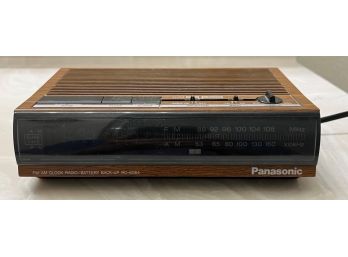 VINTAGE Panasonic RC-6064 AM/FM Digital Alarm Clock AM/FM Radio Faux Wood Grain