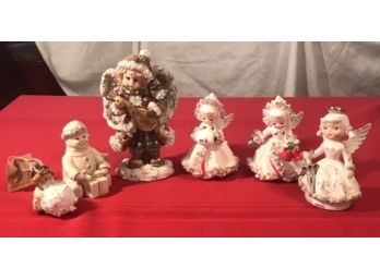 6 Adorable Holiday Figurines