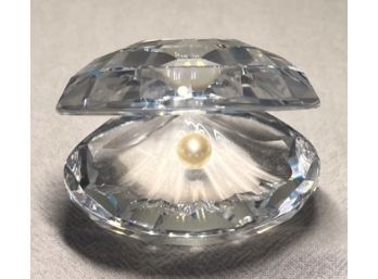 Swarovski Crystal 'shell With Pearl'