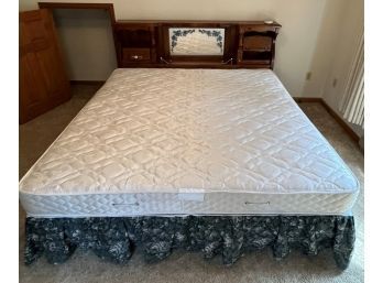 King Size Bed With Wooden Cabinet / Mirror Headboard