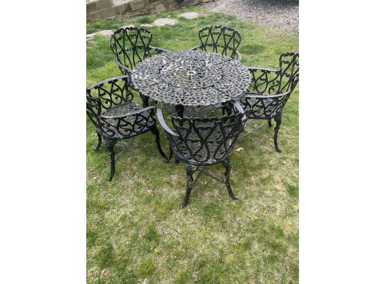 Cast Aluminum Outdoor Table & Chairs