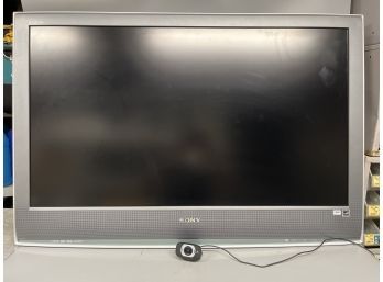 Sony Bravia 40' Flatscreen TV W/ Wall Mount And Webcam