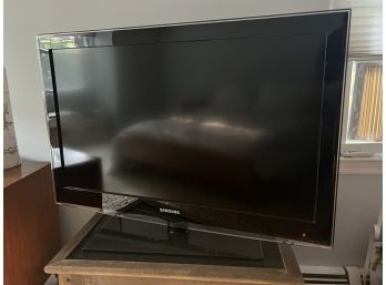 Samsung 37' Flatscreen TV