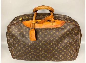 Sold at Auction: Louis Vuitton garment bag