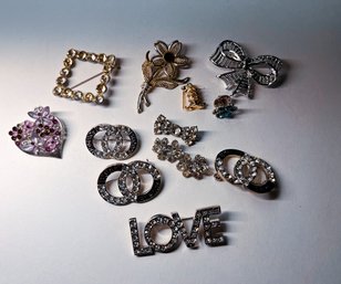 Assorted Sparkly Pins And Brooches Lot
