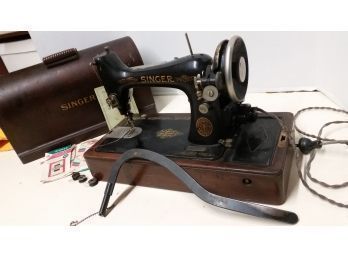 Antique Singer Sewing Machine, Portable, Good Condition