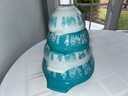 Set Of 4 Pyrex Amish Butterprint Cinderella Turquoise And White Vintage Mixing Bowls