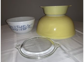 Trio Of Vintage Pyrex Colonial Mist Blue Daisy And
