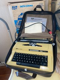 Vintage Electric Typewriter, Paper, Typing